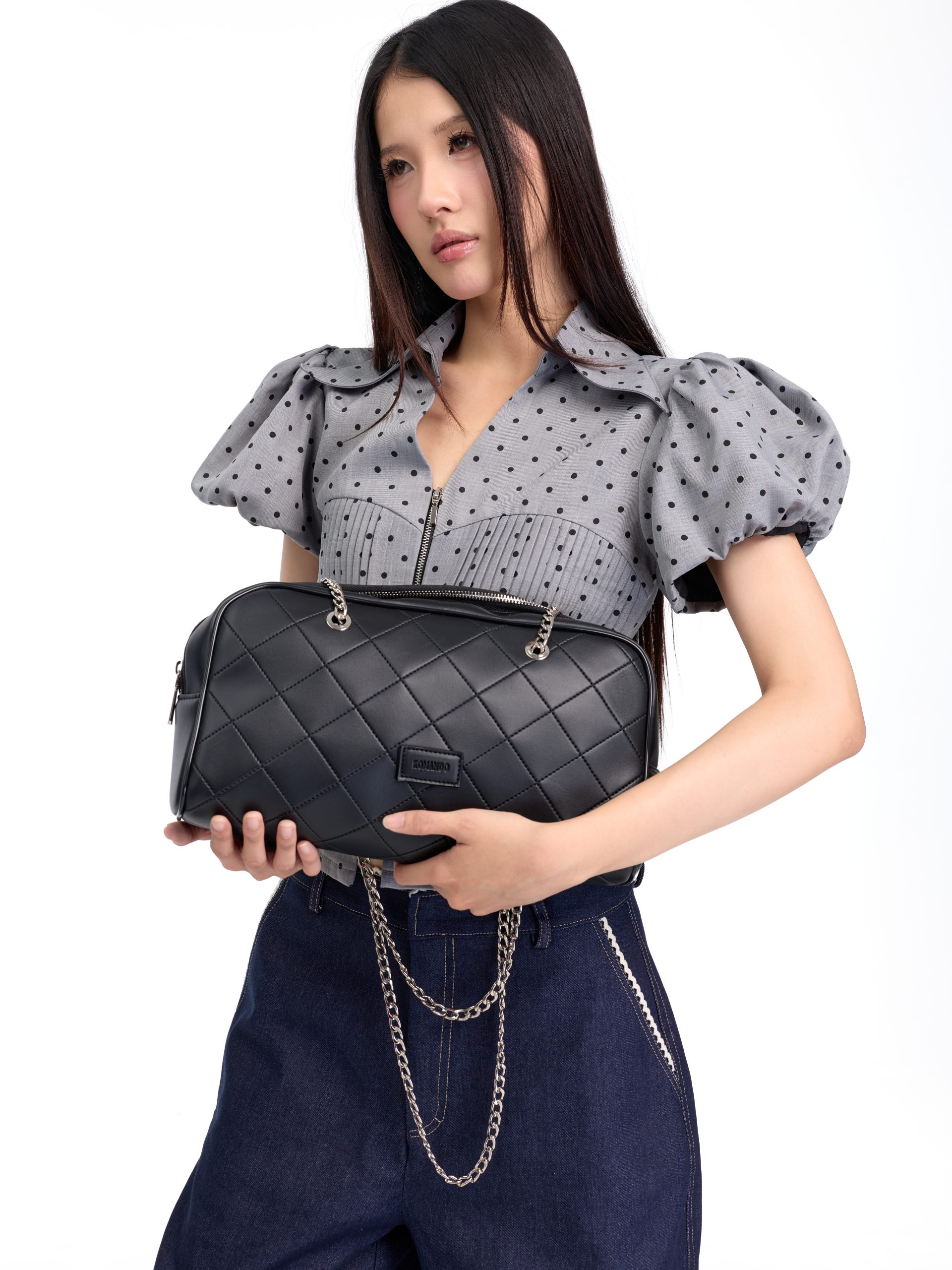 Mặt trước túi đeo vai nữ Fury màu đen bằng chất liệu da PU chống nước